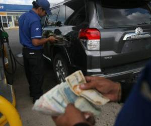 Los derivados del petróleo han incrementado por 12 semanas consecutivas en Honduras. Foto: EL HERALDO