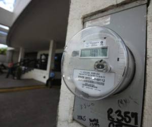 Los consumidores del sector residencial son los que más deben a la estatal eléctrica por el consumo de energía.