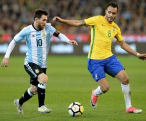 Lionel Messi en el duelo Argentina ante Brasil en el debut de Jorge Sampaoli. (Foto: Agencias/AP/AFP)
