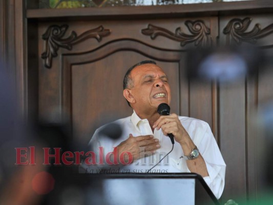 El expresidente de Honduras, Porfirio Lobo Sosa, durante una de sus conferencias de prensa. Foto: EL HERALDO.