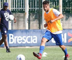 David Suazo dirige una práctica del Brescia, preparando la temporada 2018 de la Serie B. Foto: www.bresciacalcio.it