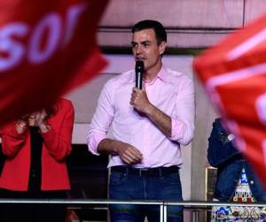 El candidato a presidente del Gobierno español, Pedro Sánchez, pronuncia un discurso durante un mitin de la noche de las elecciones en Madrid, tras las elecciones generales celebradas en España el 28 de abril de 2019. Foto AFP