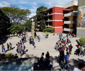 Hay más de 90,000 estudiantes en la UNAH. Foto El Heraldo