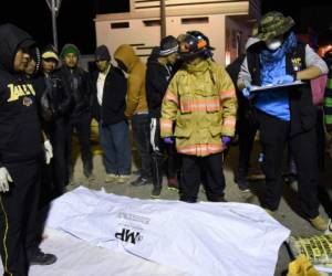 El gobierno anunció en un comunicado que a partir del jueves se declarará duelo nacional por tres días 'en memoria de los fallecidos' en el accidente. Foto: AFP