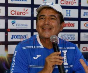 Jorge Luis Pinto, entrenador nacional de Honduras en conferencia de prensa esta mañana en San Pedro Sula. Foto: El Heraldo.