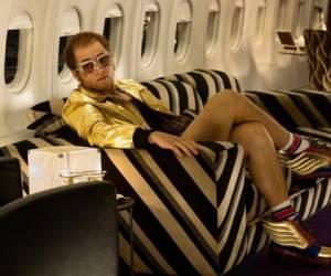 En esta imagen difundida por Paramount Pictures, Taron Egerton como Elton John en una escena de la película biográfica 'Rocketman'. Foto: David Appleby/Paramount Pictures vía Ap