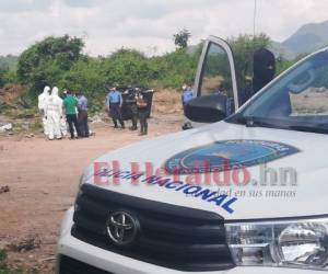 Autoridades policiales llegaron a la escena del crimen. Foto Estalin Irías| EL HERALDO