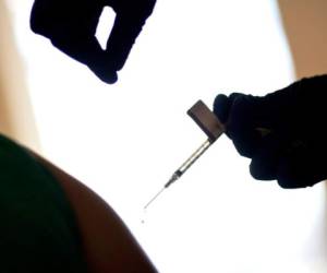 La EMA aprobó el 21 de diciembre la vacuna Pfizer/BioNTech, a la cual la Comisión Europea había anteriormente dado su autorización. Foto: AFP