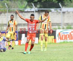 Duelo de realezas en el estadio Francisco Martínez Durón de Tocoa, Colón. (Foto: Grupo Opsa)