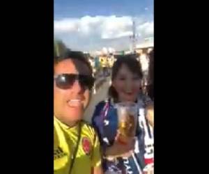 Captura del vídeo donde el colombiano se burla de aficionadas japonesas.