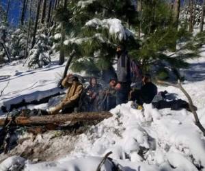 Tres hondureños y dos mexicanos estuvieron en la montaña Santa Rita en Arizona. Foto: CBP