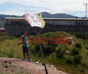 El cielo de la capital de Honduras reluce con el color de las mágicas cometas. Fotos: Emilio Flores/EL HERALDO