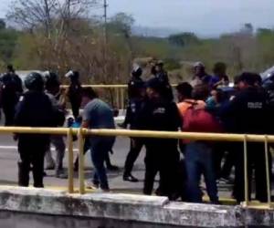 Momento en el que los migrantes fueron detenidos en México. Foto: Cortesía