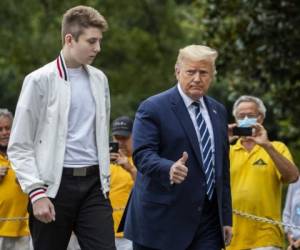 Barron Trump siempre ha permanecido ausente de los reflectores, especialmente durante la presidencia de su padre. FOTO: AP