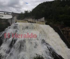 El embalse de La Concepción no rebalsaba desde 2018. Esta represa abastece al 50% de los abonados. Foto: David Romero/ EL HERALDO.