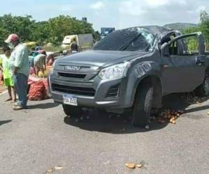 Versiones preliminares indicaron que el conductor perdió el control de su vehículo provocando que este volcara de manera estrepitosa.