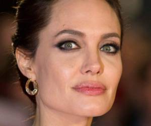 Amigos de Angelina Jolie confesaron que la actriz está atravesando por un grave momento. Foto: AFP