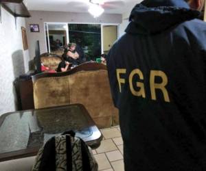 Marlon Salvador, alias 'Sayco', y su esposa Gabriela de Salvador fueron capturados en horas de la madrugada en la residencial San Agustín. Foto Twitter FGR
