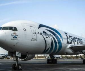 Un avión de EgyptAir que iba de París a El Cairo con 66 personas a bordo desapareció de los radares. Foto: AFP