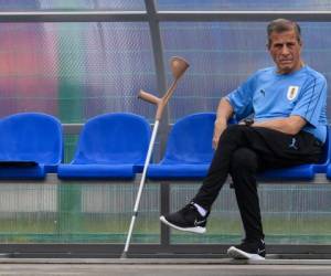 El 'Maestro' Tabárez, de 74 años, culmina así un extenso proceso de tres lustros como director técnico de Uruguay.