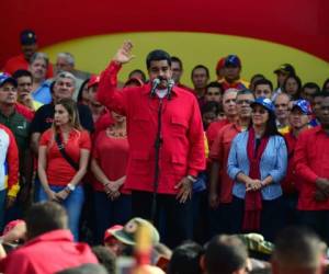 'Le voy a dar la última oportunidad a Ramos Allup para que entre por el aro constitucional (se someta a la Constitución)', dijo Maduro. Foto: AFP