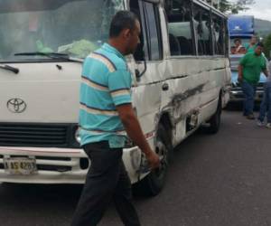 En el automotor se transportaban varios pasajeros cuando ocurrió el accidente.