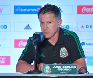 El Director Técnico de México, Juan Carlos Osorio en conferencia de prensa en Los Ángeles. Foto AFP