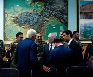 En su primera visita a Afganistán como jefe del Pentágono, Mattis preveía reunirse con las autoridades afganas, incluyendo al presidente Ashraf Ghani. Foto: AFP