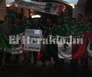 Al grito de '¡México, México! y ¡viva México! por al menos 20 ruidosos compatriotas que estarán este martes en el estadio Olímpico, la selección mexicana se instaló en su cuartel general previo al choque definitivo de la Hexagonal de Concacaf frente a Honduras.