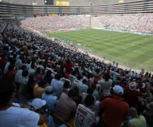 'La Final Única de la #Libertadores será en el Estadio Monumental de @Lima2019 el 23 de noviembre a las 15:00 horas', tuiteó la Conmebol.