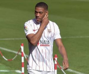 'Karim es uno de los mejores jugadores del mundo. Me haría feliz jugar contra él y volver a verlo', afirma Martial. Foto: AFP