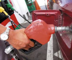 La gasolina regular sube 0.97 centavos. Foto El Heraldo