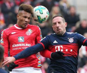 Con este triunfo el Bayern Múnich se distancia 18 puntos del primero de sus perseguidores, el Bayer Leverkusen, que este sábado solo pudo empatar (0-0) en la cancha del Friburgo (12º).