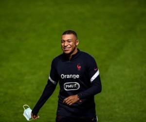 El Barça pudo llevarse a Mbappe por 100 millones de euros cuando este militaba en el Mónaco. Foto: AFP