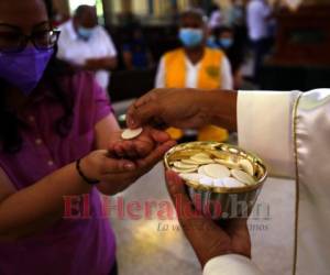 La Iglesia Católica ha tenido que reinventarse para mantener vivas las actividades religiosas. Foto Johny Magallanes| EL HERALDO