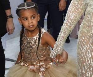 Blue Ivy, hija de Beyoncé y Jay-Z, llega a la ceremonia de los Premios MTV a los Videos Musicales en el Madison Square Garden en Nueva York. Foto: AP.