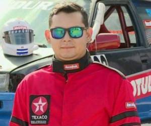 El joven piloto hondureño Kenny Samuel Aguilar de 26 años perdió la vida en un accidente automovilístico en Siguatepeque (Foto: Cortesía Facebook: Noticias y Denuncias Honduras / El Heraldo Honduras )
