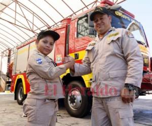 Nazareth y Obilson, distintas generaciones con el mismo objetivo de ayudar. Fotos Marvin Salgado| EL HERALDO