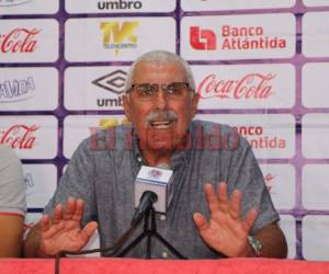 Manuel Keosseián, entrenador del Olimpia, en conferencia de prensa en la sede del club este lunes. Foto: Roberto Ramos