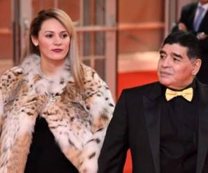 Diego Maradona y su novia Rocío Oliva.
