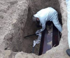 Autoridades forenses realizaron las exhumaciones. Foto ilustrativa.