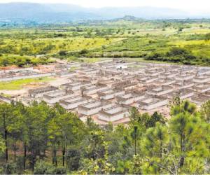 El nuevo centro penal se construye en El Porvenir, Francisco Morazán, a un costo de 100 millones de lempiras de la tasa de seguridad.