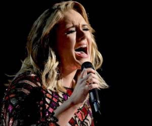 'Estar de gira es algo peculiar, no va particularmente bien conmigo', expresó Adele. Foto: AP