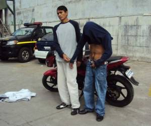 El delincuente doblegó al joven con un arma de fuego para poderse robar su medio de transporte. Foto ilustrativa.