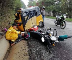 Los heridos fueron trasladados por cuerpos de socorro a un centro asistencial, tras el percance.