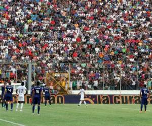 La afición de Olimpia como la del resto del país, acompaña al viejo León en los juegos importantes.