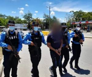 El hombre fue detenido en la Gran Terminal Metropolitana de la ciudad de San Pedro Sula.