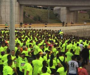 Decenas de personas se unieron a maratón en ayuda a los niños con cáncer en el marco del CXXXV aniversario de Fundación de la Policía Nacional.