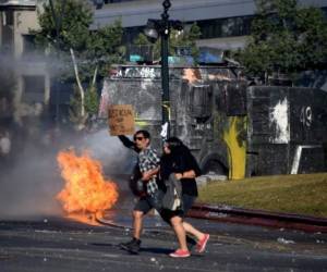 Las protestas se extendieron en Santiago, Viña del Mar, Valparaíso y Talca, en el la región central, también vivieron protestas. Foto: AFP.