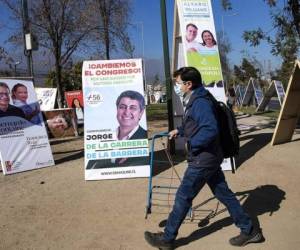 Propaganda electoral en El Bosque, Santiago de Chile, el 7 de mayo. Foto AFP